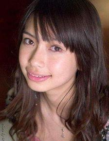 克拉拉整容前照片,克拉拉整容前后对比揭秘