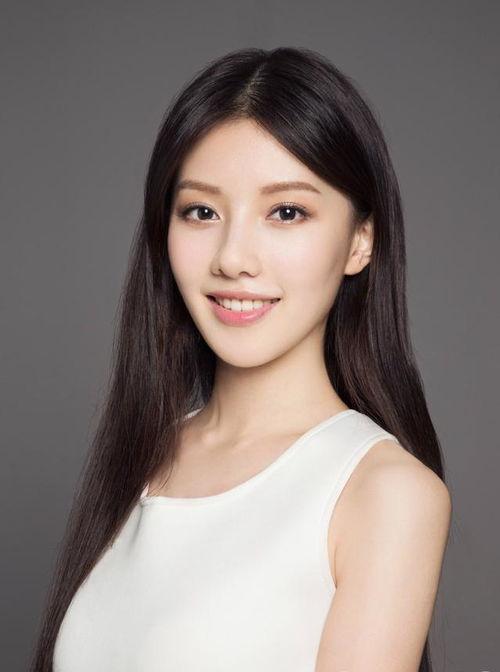 女演员刘小春个人资料,影视圈璀璨新星，多才多艺的演技派女演员